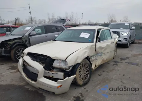 2008 Chrysler 300 Touring z USA, uszkodzony, nr VIN 2C3KA53GX8H105264